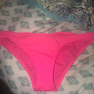 Scrunch butt bikini bottoms
